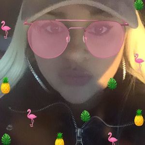 Meet your Posher, Julissa